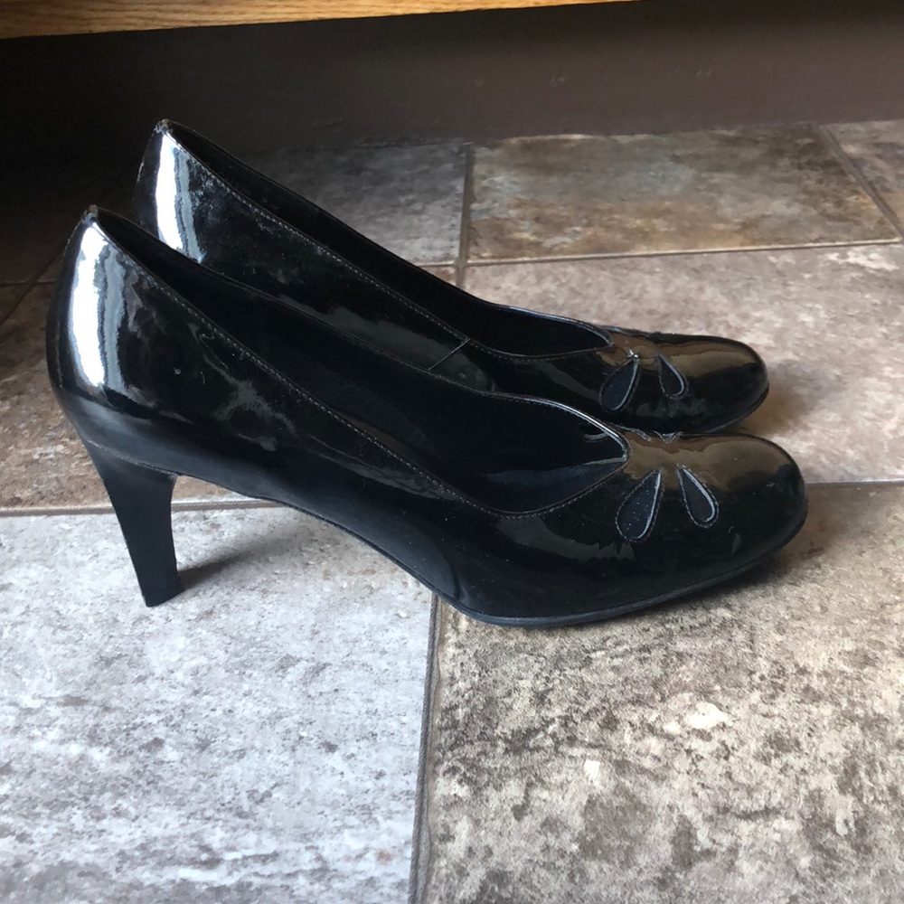 Etienne Aigner size 7 pumps